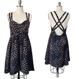 Ezra Womens Mini Dress Size L (JR) Taj Mahal Print Black Criss Cross Back
